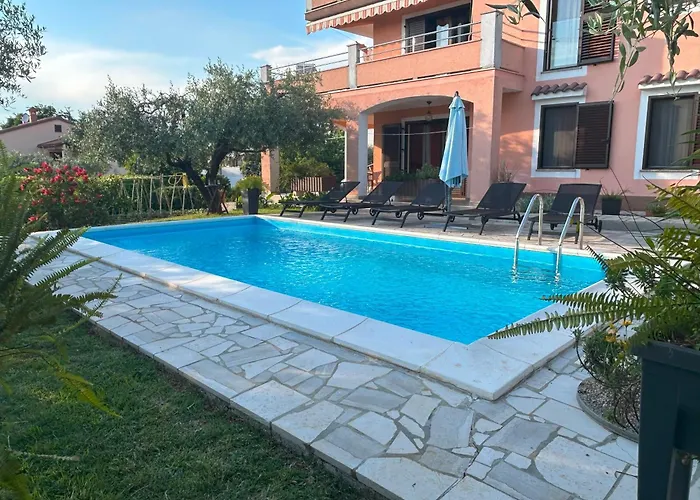 Marija 821 Pula